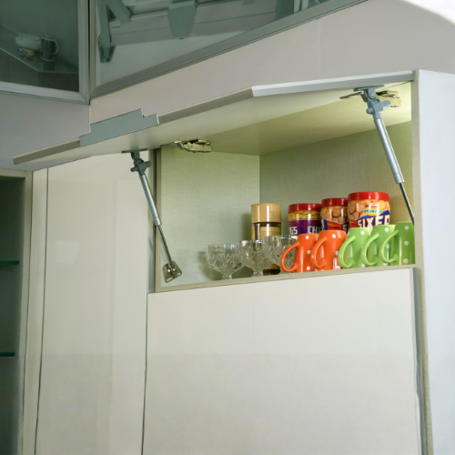 Gas Pump with soft Close Mechanism